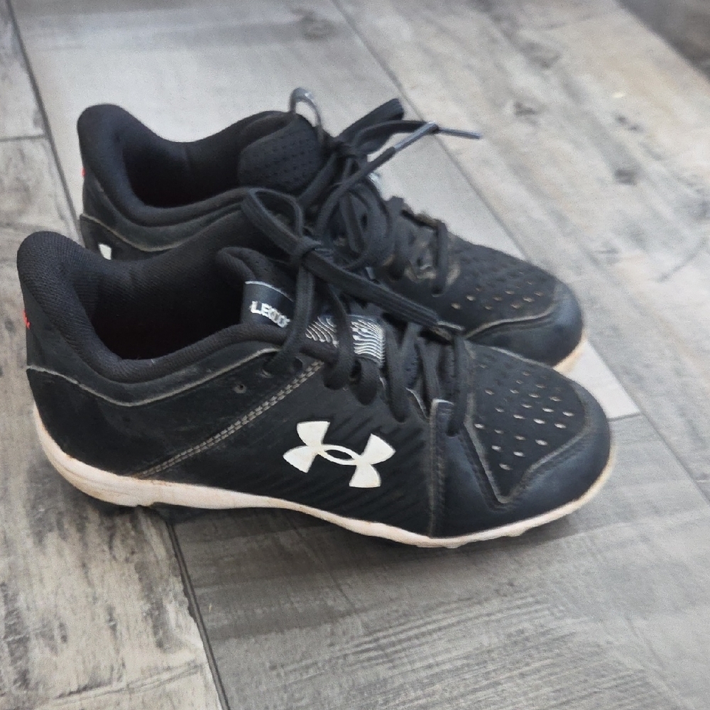 Under Armour Kids Cleats Size 2
